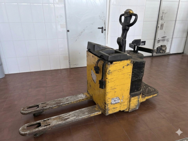 Transpaleta eléctrica Komatsu MWP 20-1R 2000 kg de ocasión